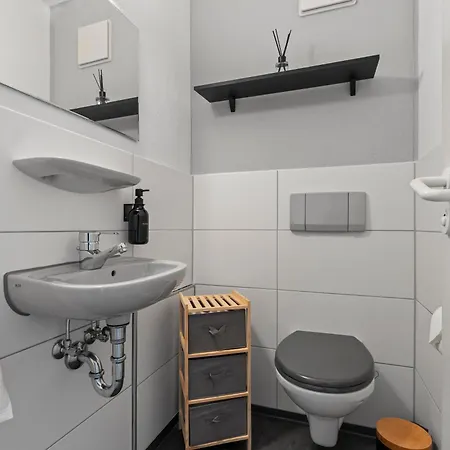 Glücksfewo71 In Innenstadt Mit Privater Garage Und 2terassen Familienglück Auf 70qm *